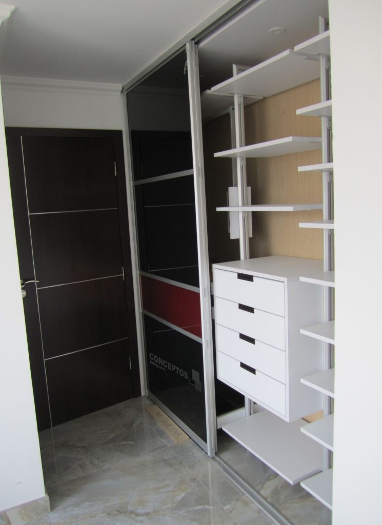 MOBILIARIO CLOSETS